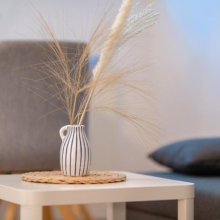 Stay Awesome - Schonfeld Apartment, Netflix Und Kostenloses Parken Kassel Eksteriør billede