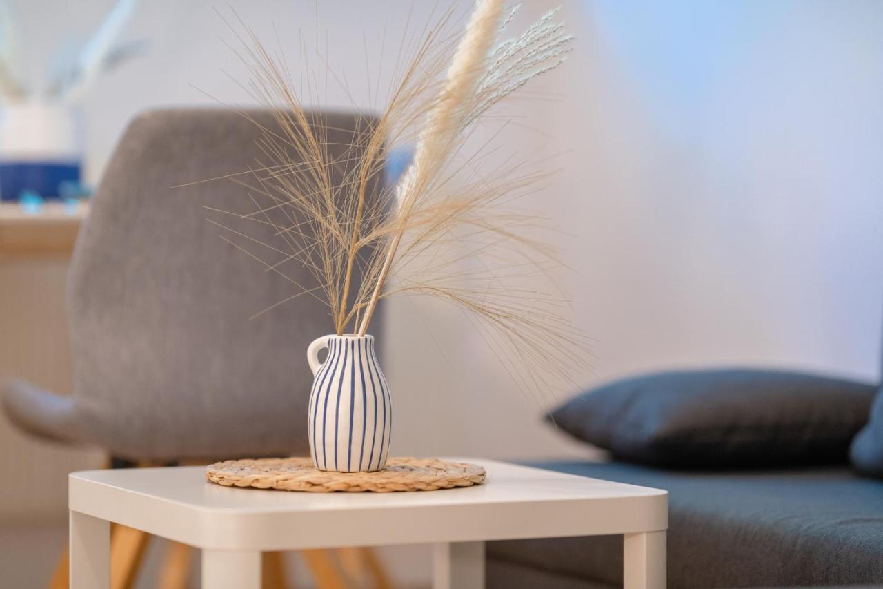 Stay Awesome - Schonfeld Apartment, Netflix Und Kostenloses Parken Kassel Eksteriør billede
